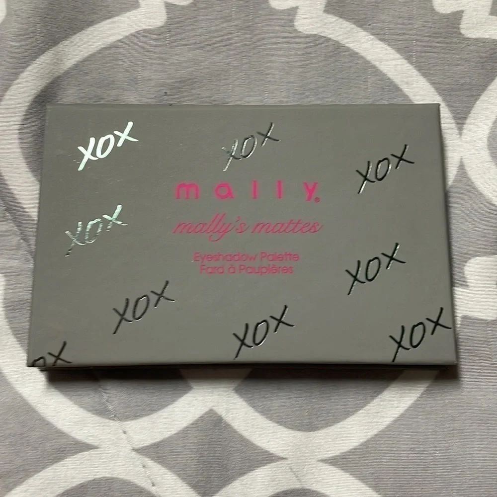 Mally’s eyeshadow palette